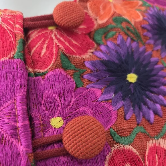 Embroidered Cropped Jacket - Picture 6 of 15